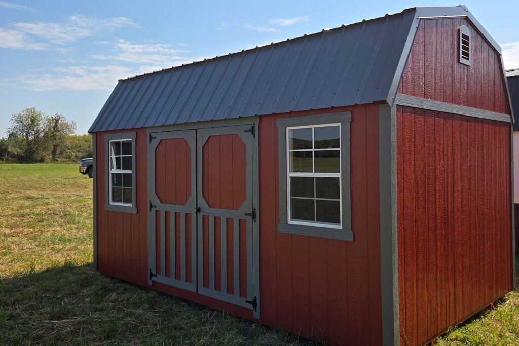 Side lofted portable barn