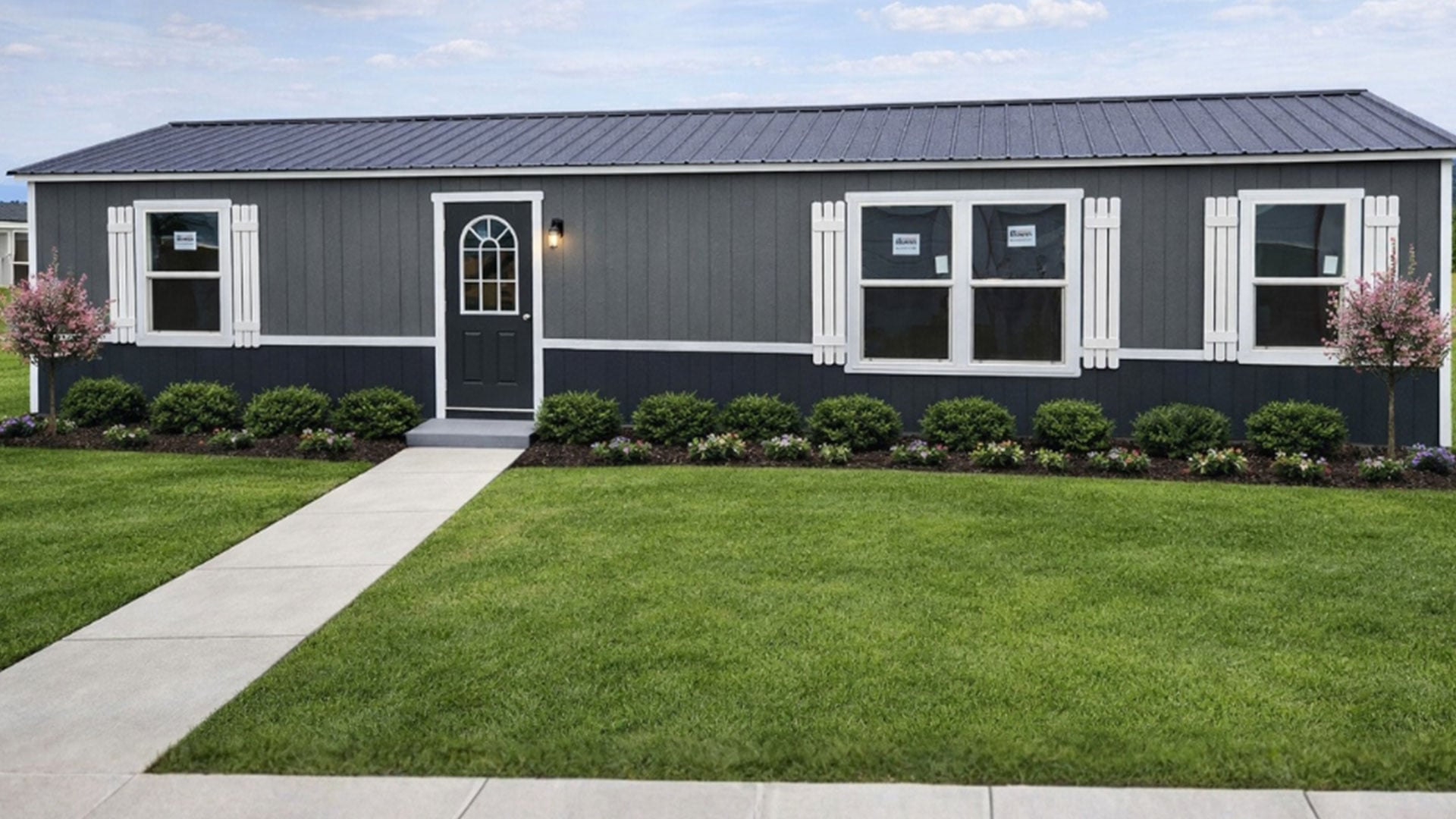 16x52 Cabin Style Home